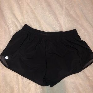 Lululemon Black Hotty Hot Low Rise Short 2.5"